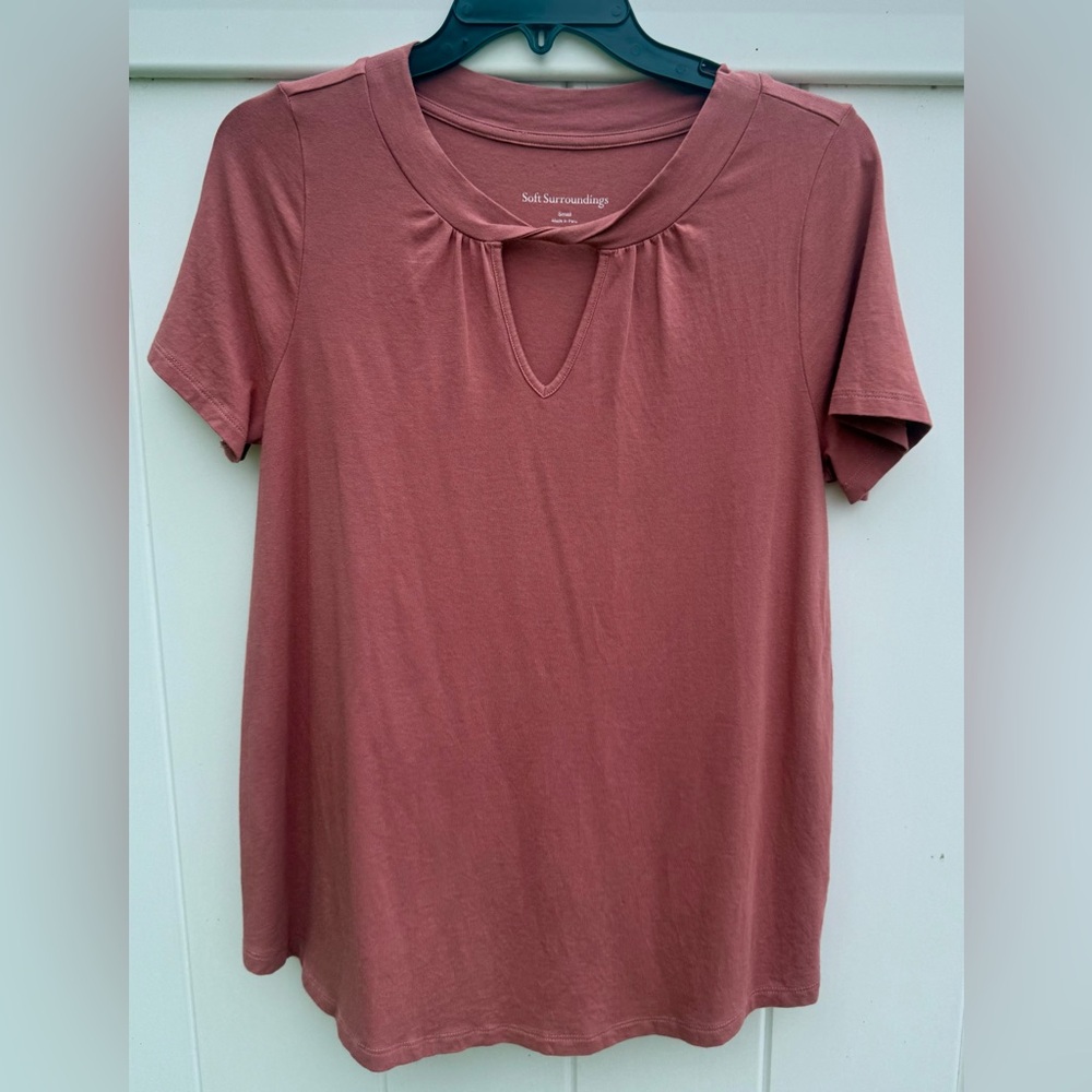 Soft Surroundings Peach/Pink Short Sleeve Top.  Size Small.  EUC